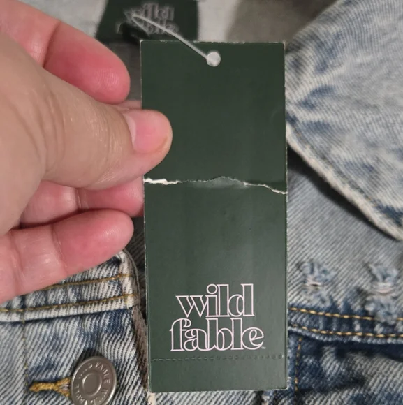 NWT Wild Fable Oversized Distressed Classic Denim Jacket Size L - Picture 8 of 11